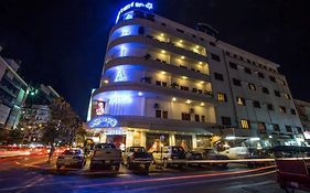 Asia Hotel Phnom Penh 3*